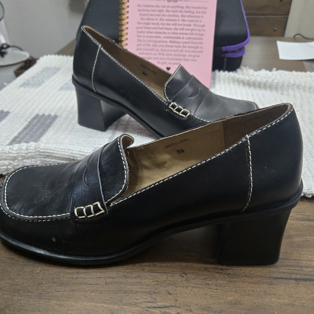 Two Lips Black Women's Slip-On Loafers